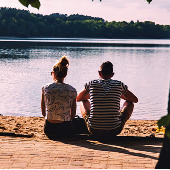 couple avoiding intimacy