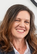 Merilyn Carden headshot 